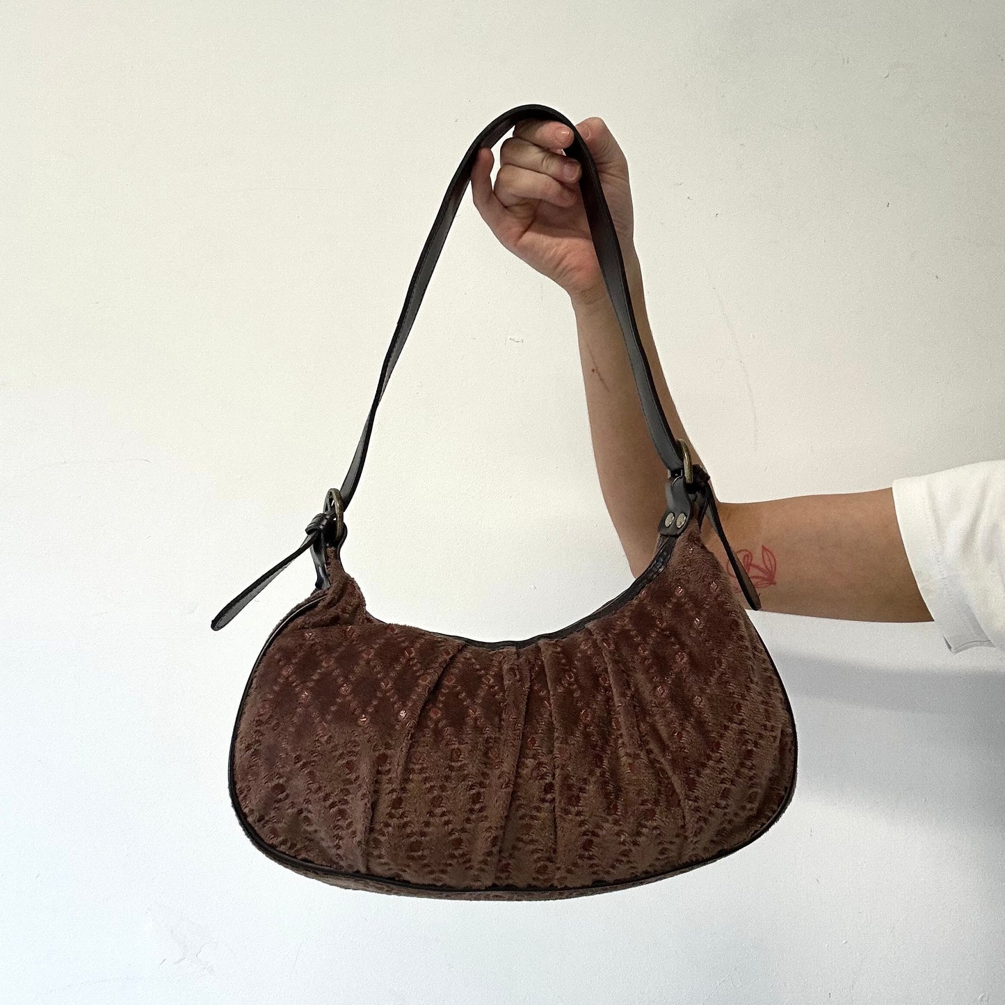 brown faux fur patterned shoulder bag