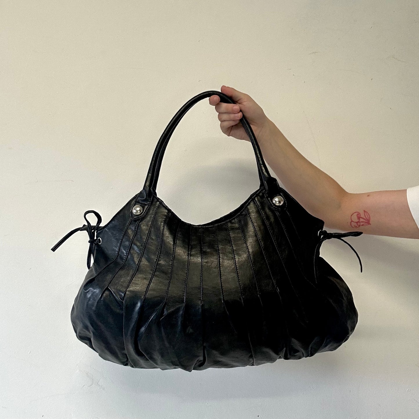 black pleated faux leather bows shoulder bag