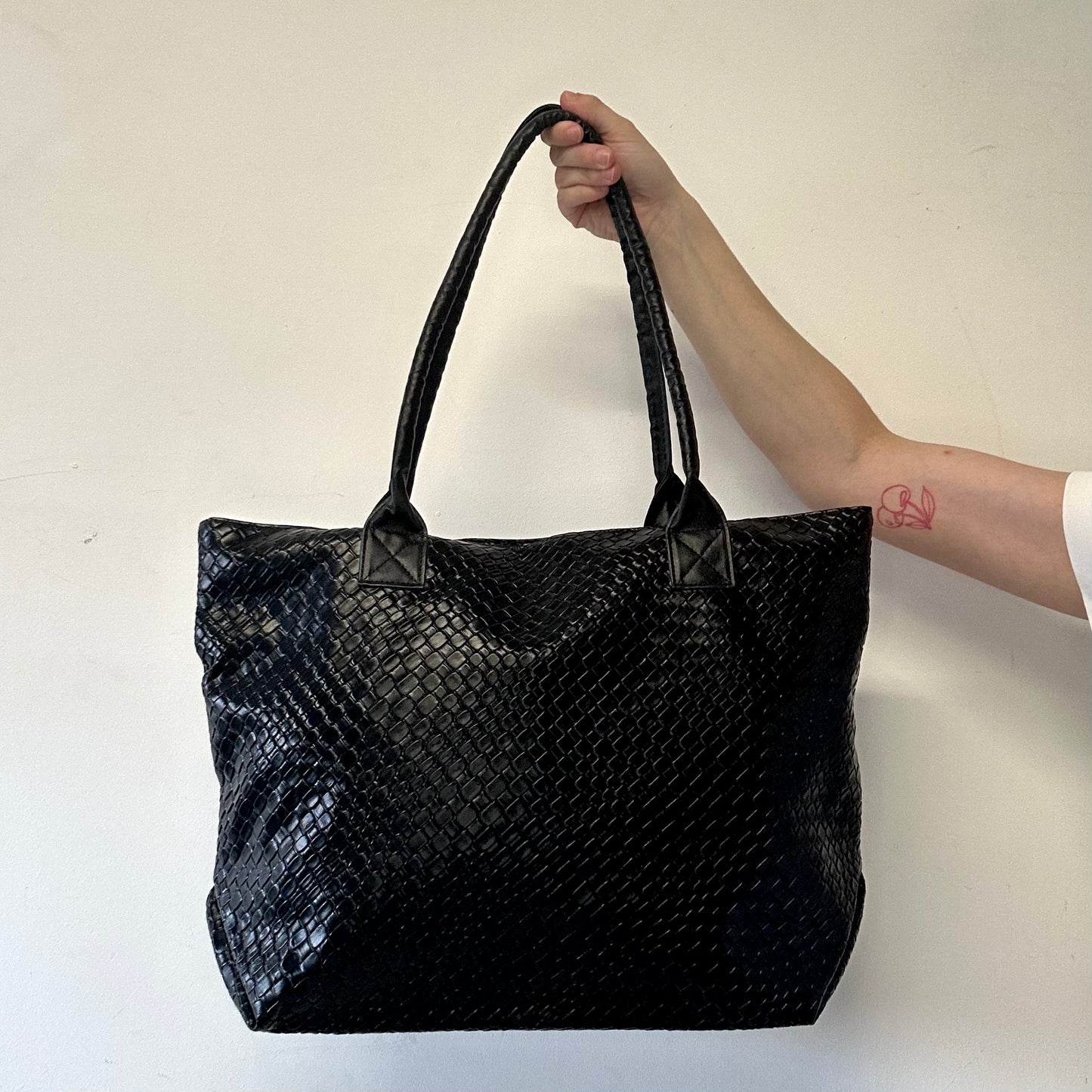 black faux leather woven effect shoulder bag