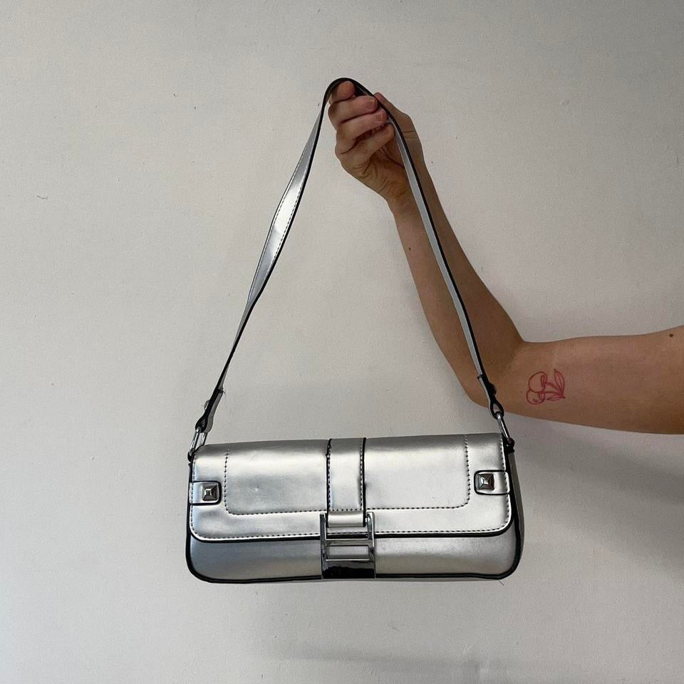 silver oversized buckle shoulder bag
