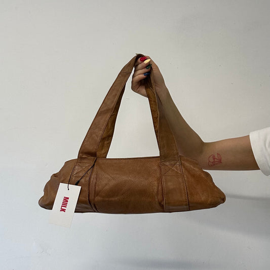 brown leather baguette shoulder bag
