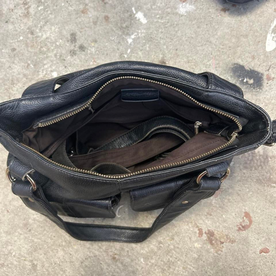 black double pocket leather shoulder bag