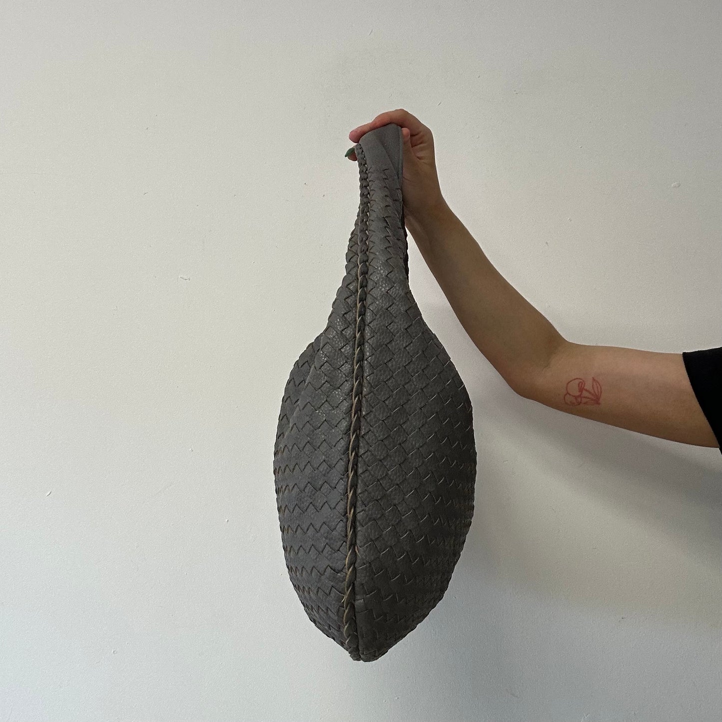 grey woven faux leather shoulder bag