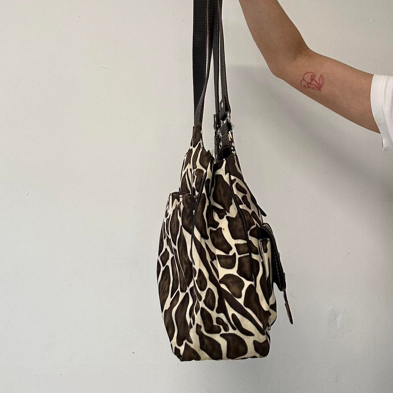 brown giraffe double pocket shoulder bag