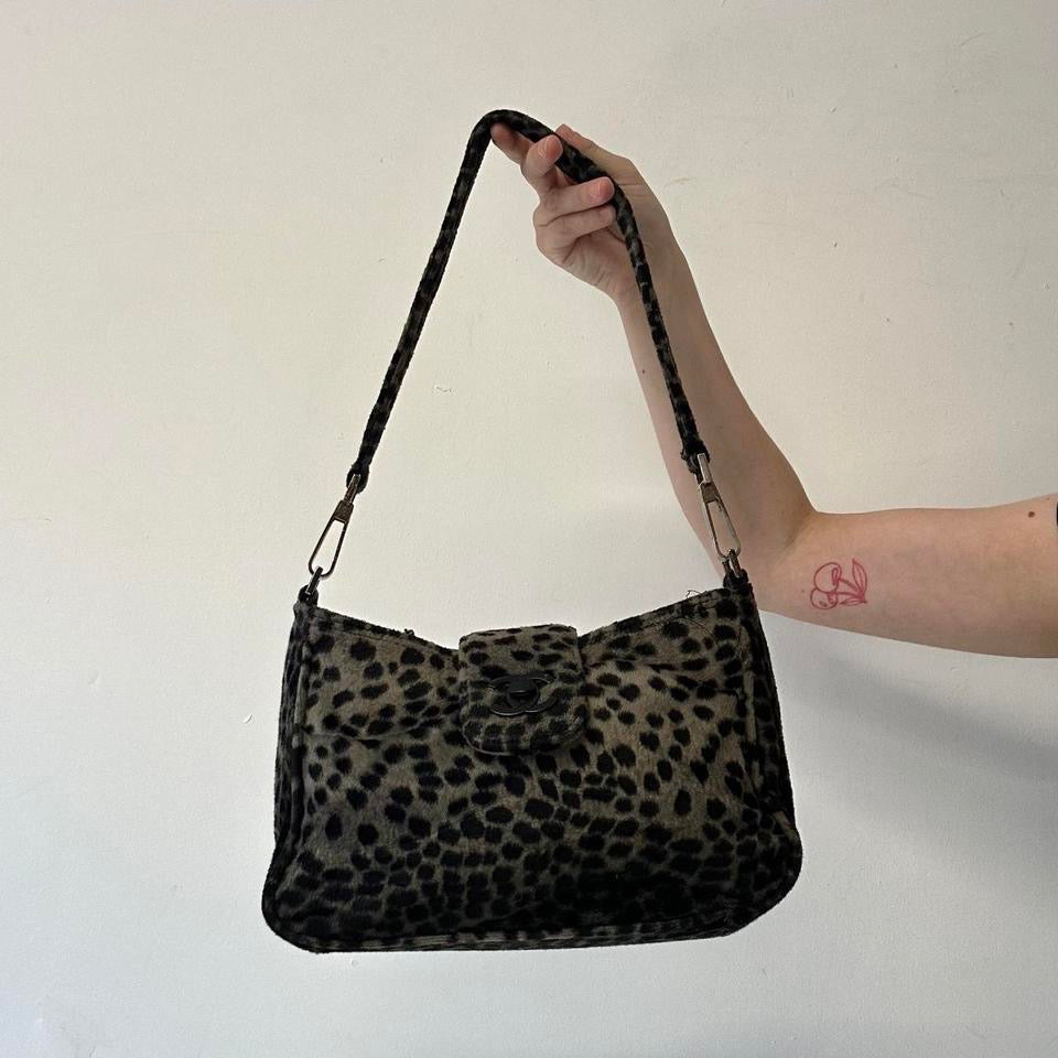 black leopard print faux fur shoulder bag