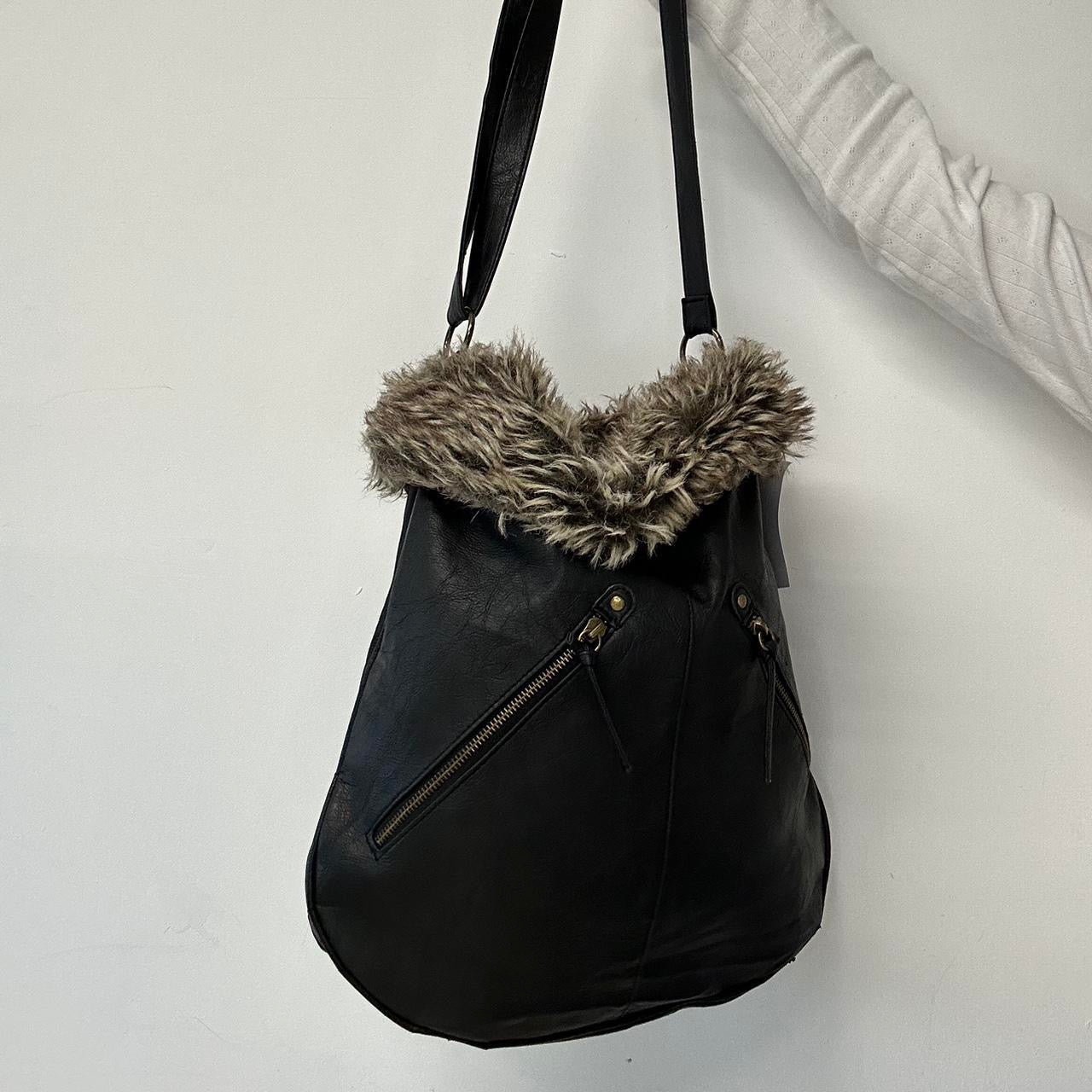 black double zip faux fur shoulder bag