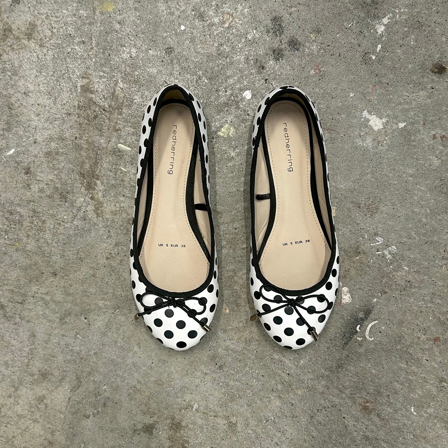 black and white polka dot ballet pumps