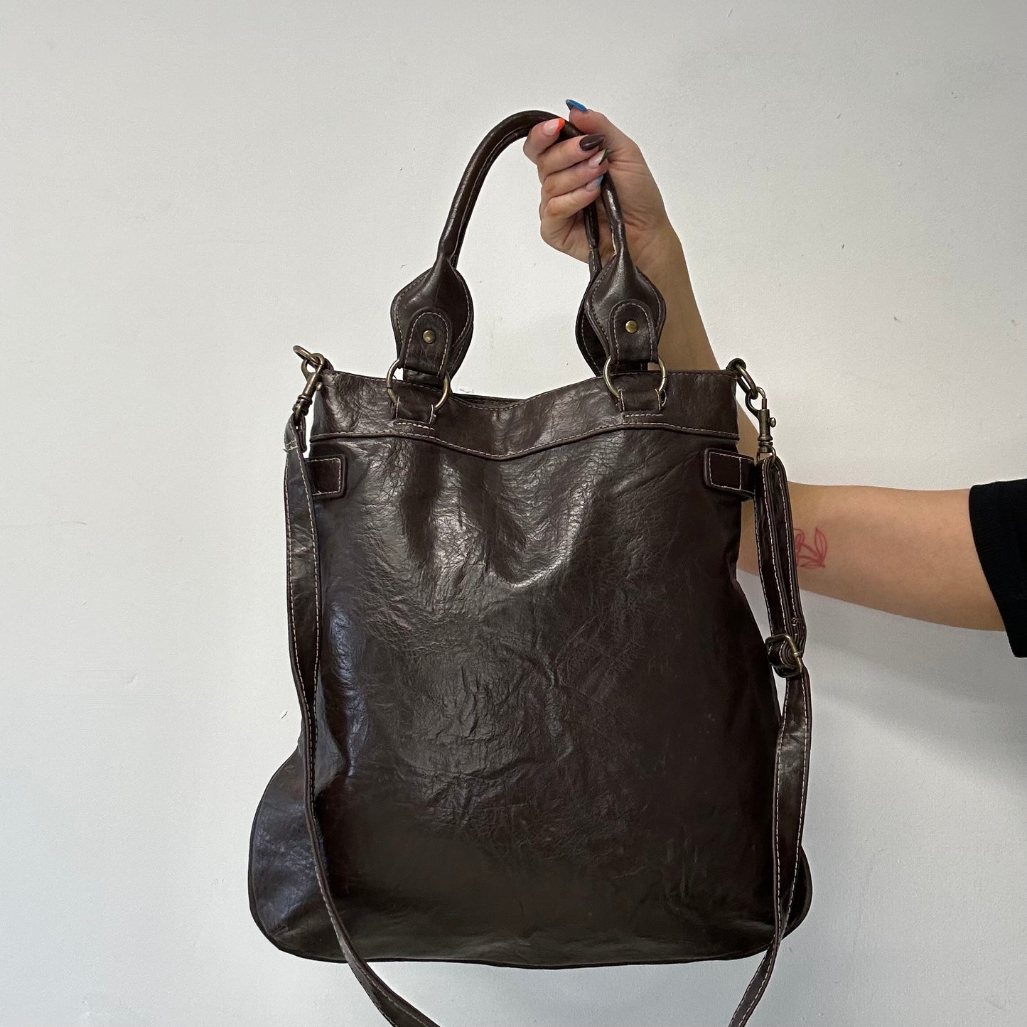 brown leather buckle shoulder bag