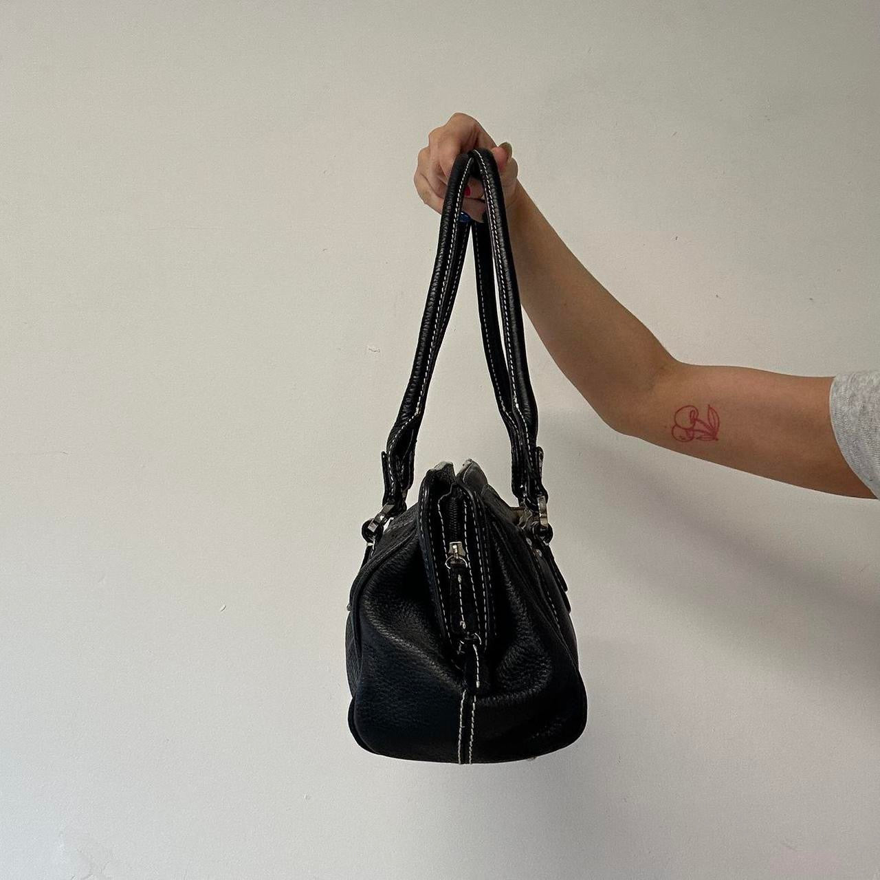 black simple leather shoulder bag
