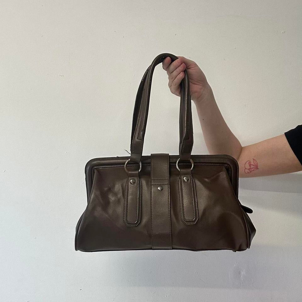 brown faux leather double buckle shoulder bag