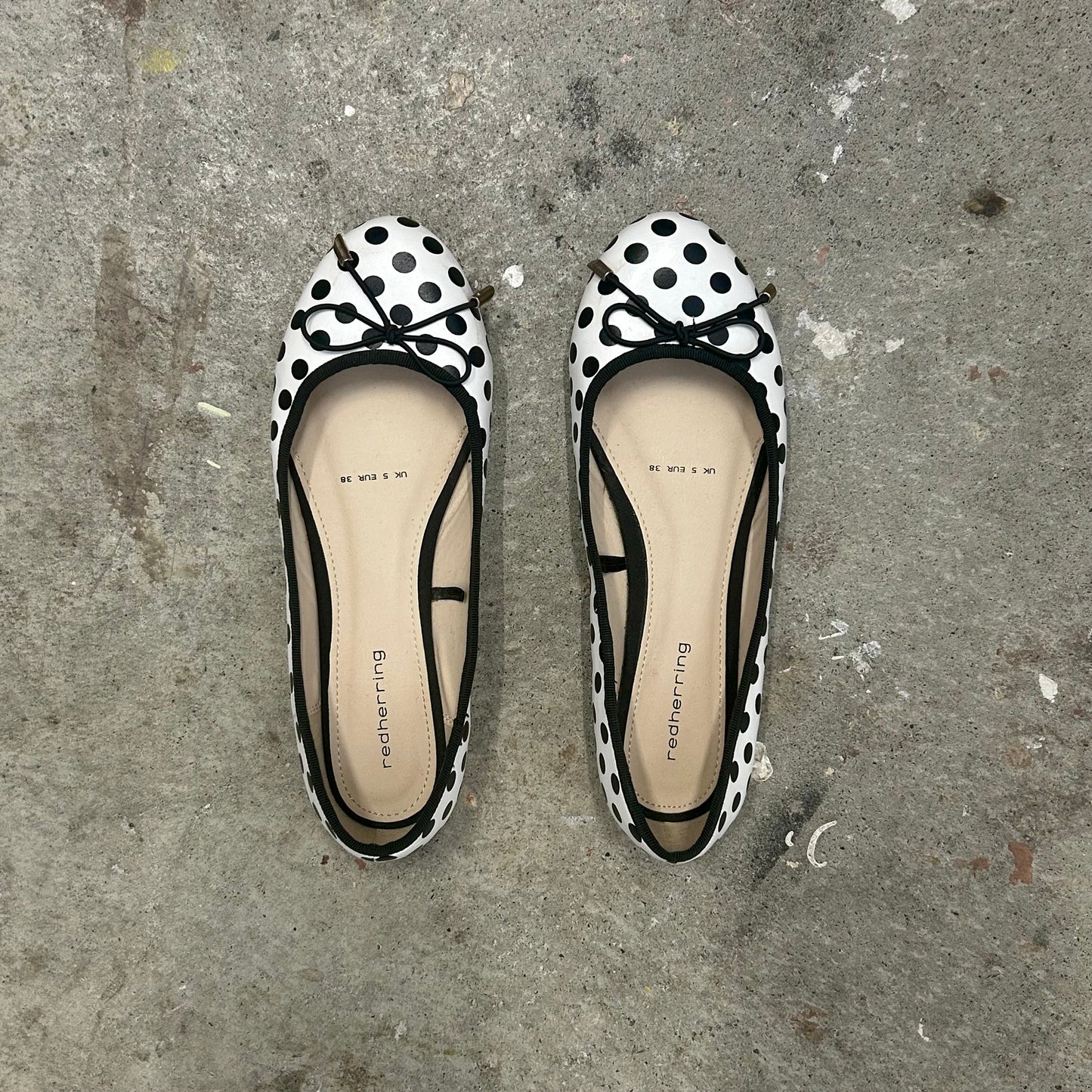 black and white polka dot ballet pumps