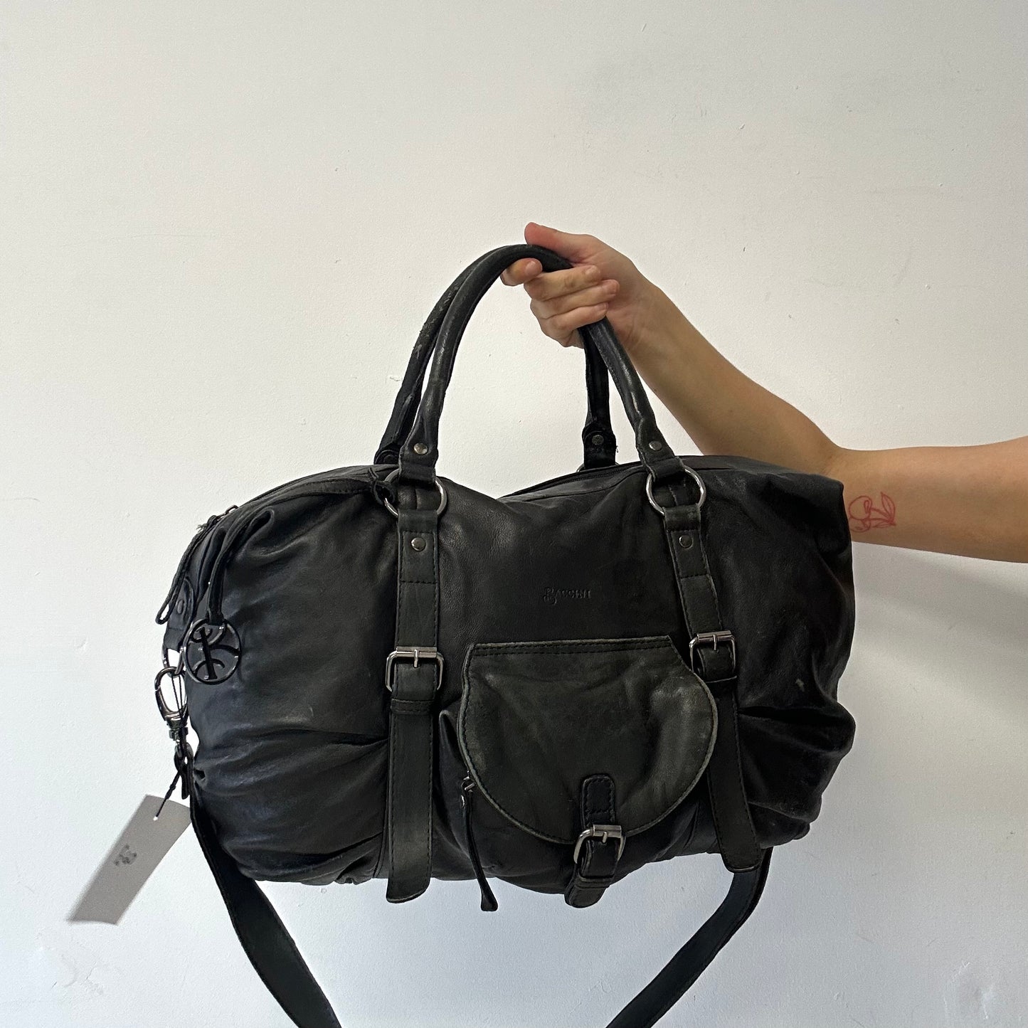 black genuine leather buckle luggage bag