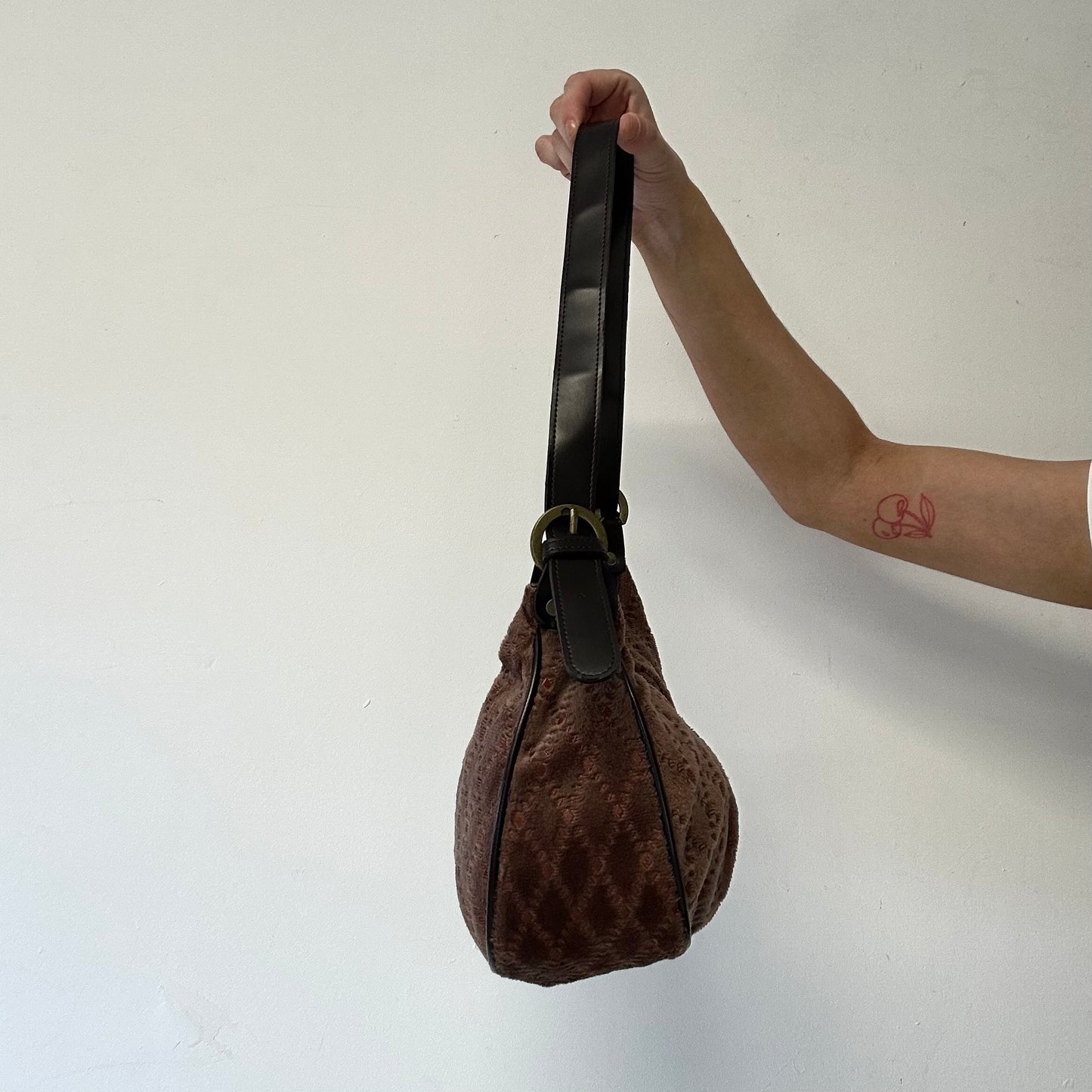 brown faux fur patterned shoulder bag