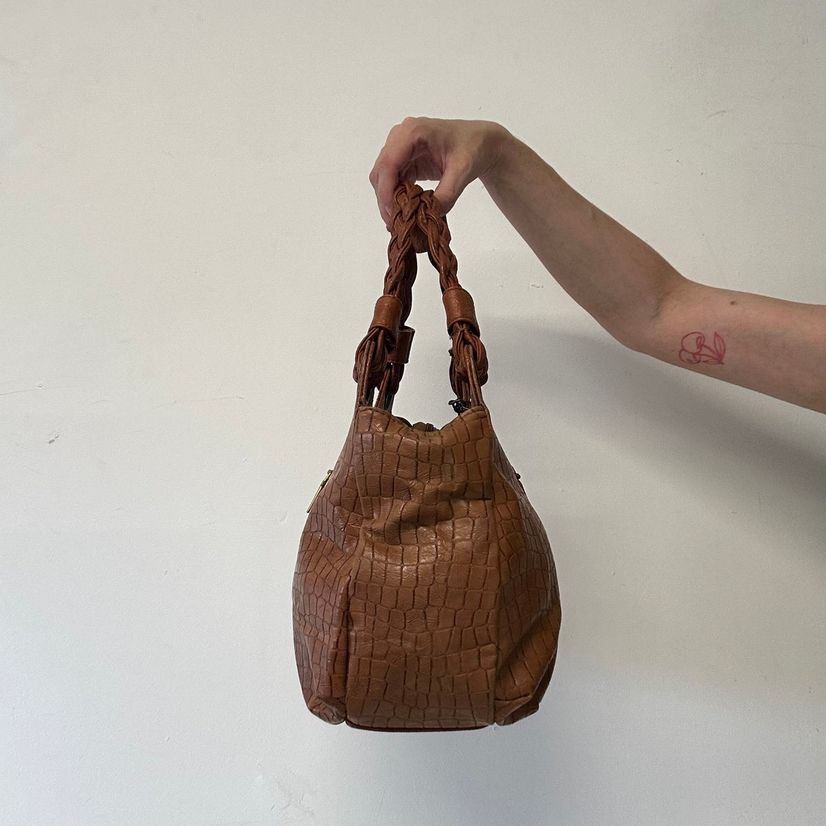 brown plaited handles faux leather shoulder bag