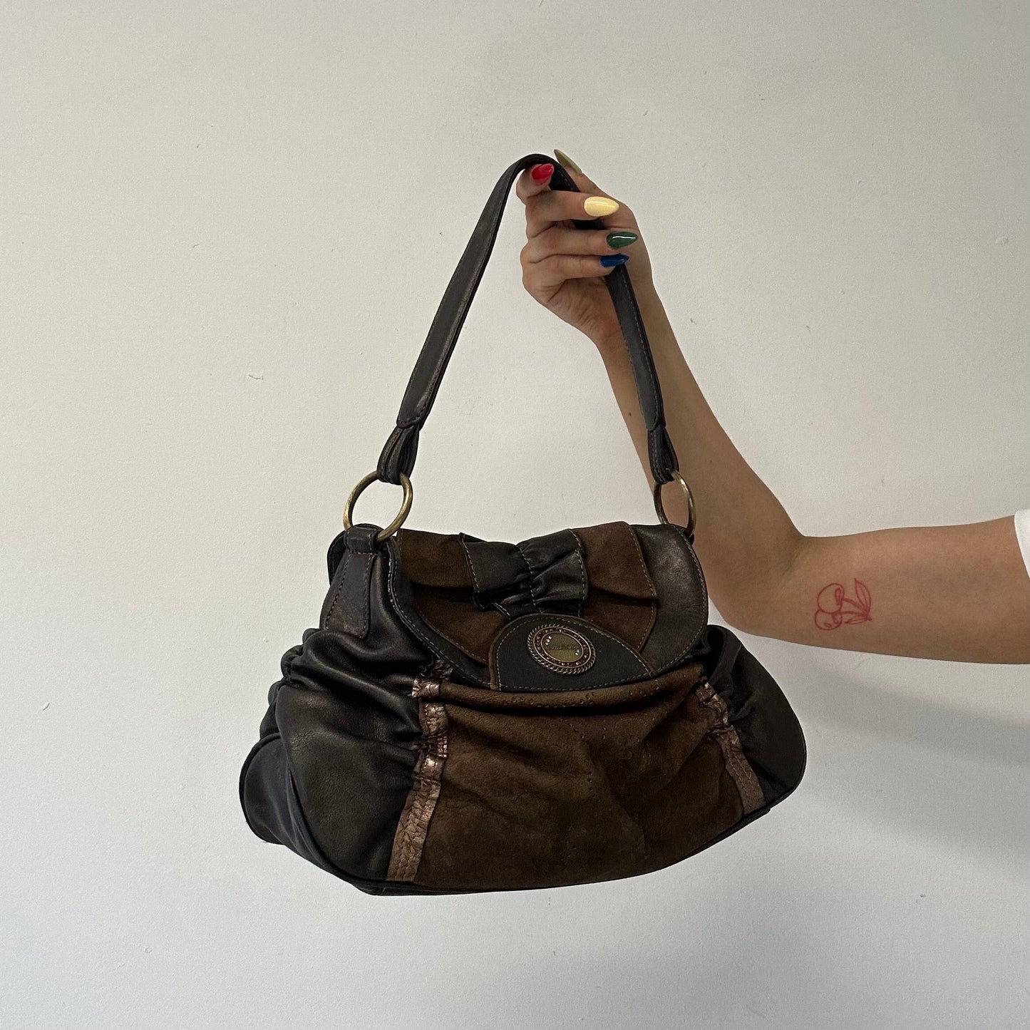 brown faux leather ruched shoulder bag