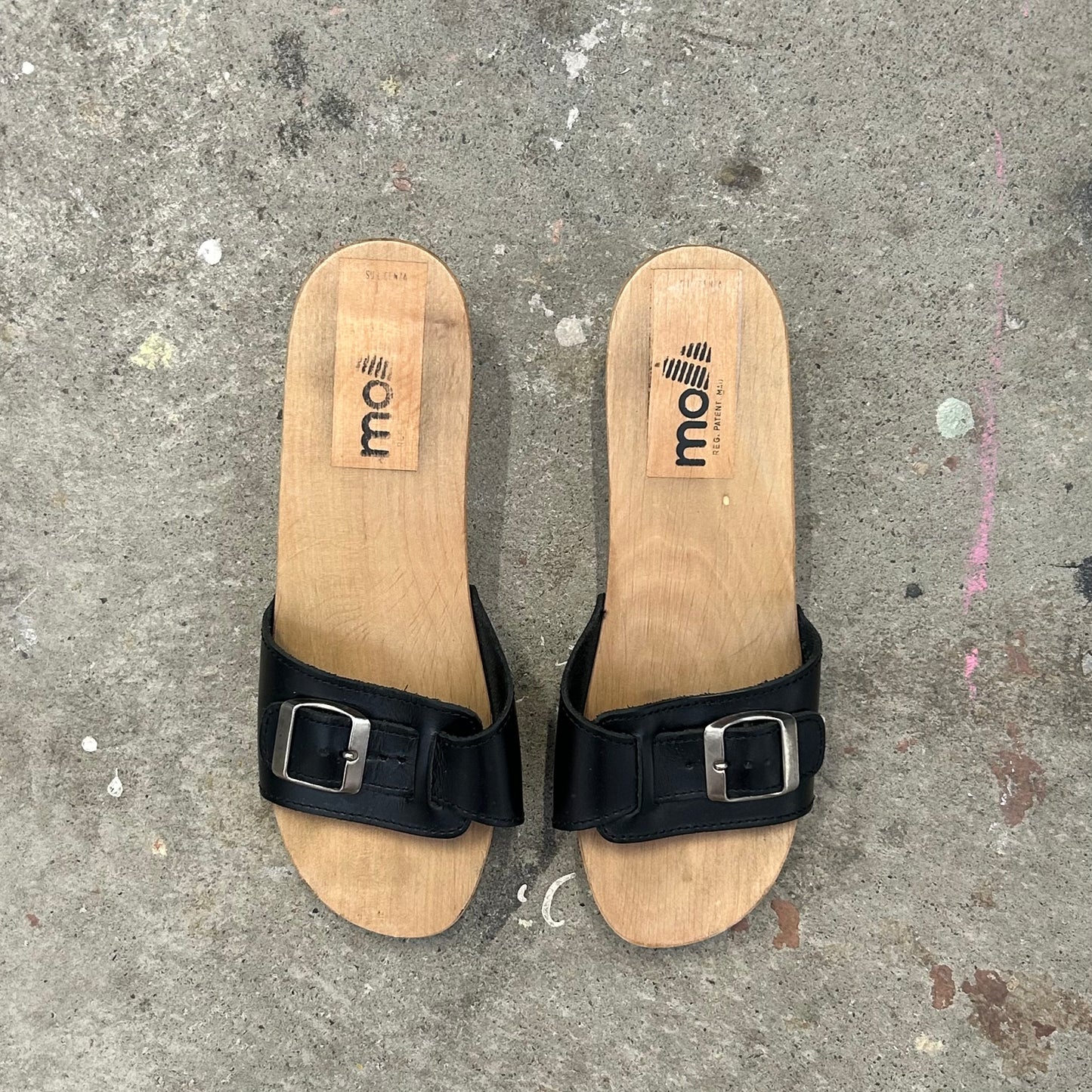 black wooden buckle spring platform sandals