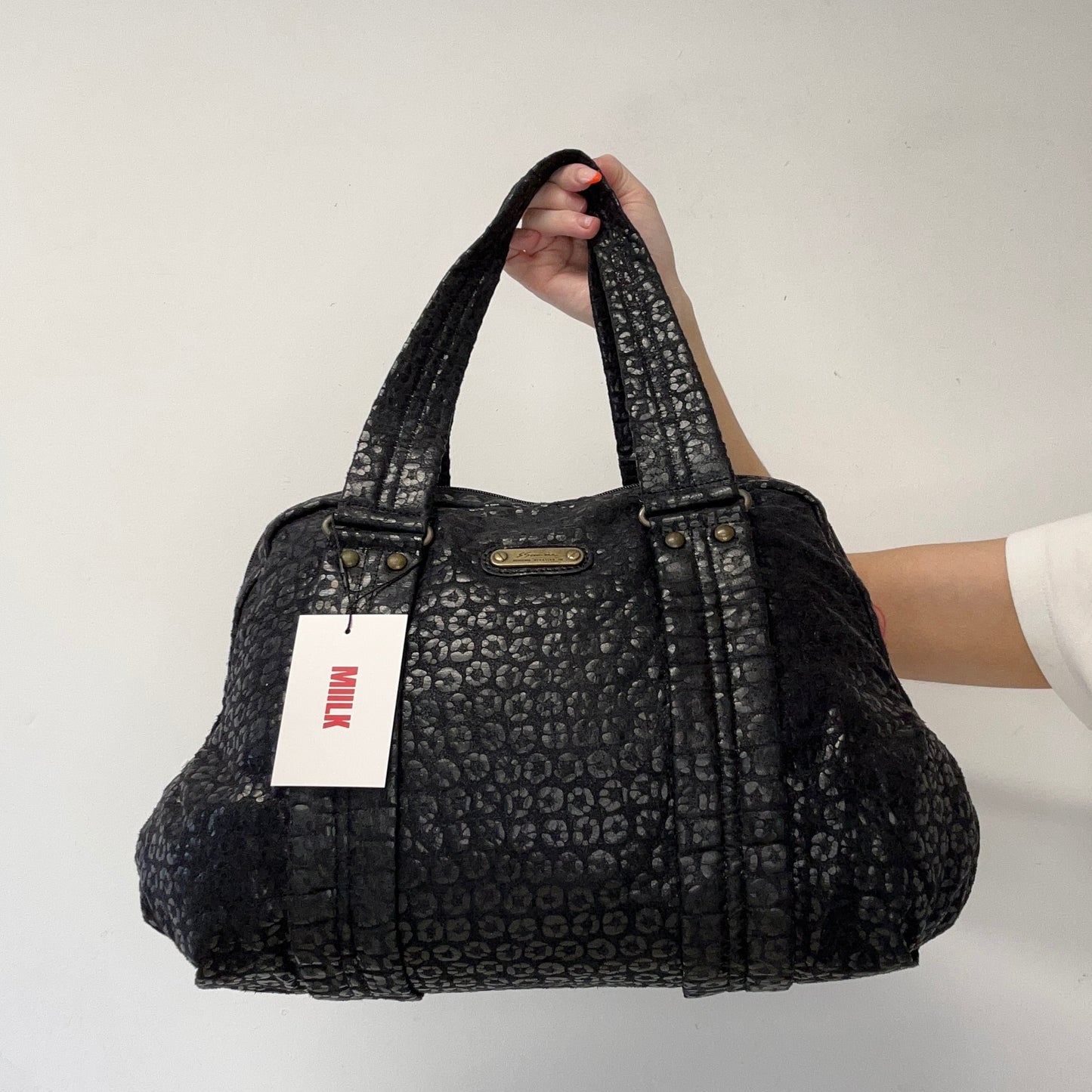 black leopard patterned shoulder bag