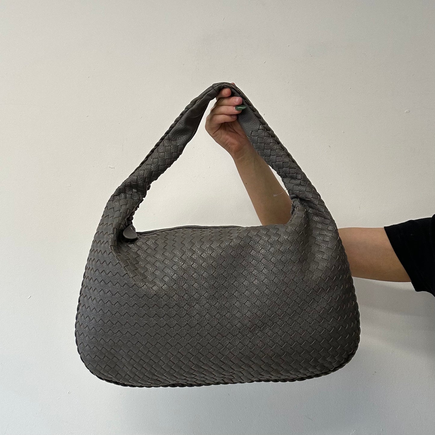 grey woven faux leather shoulder bag