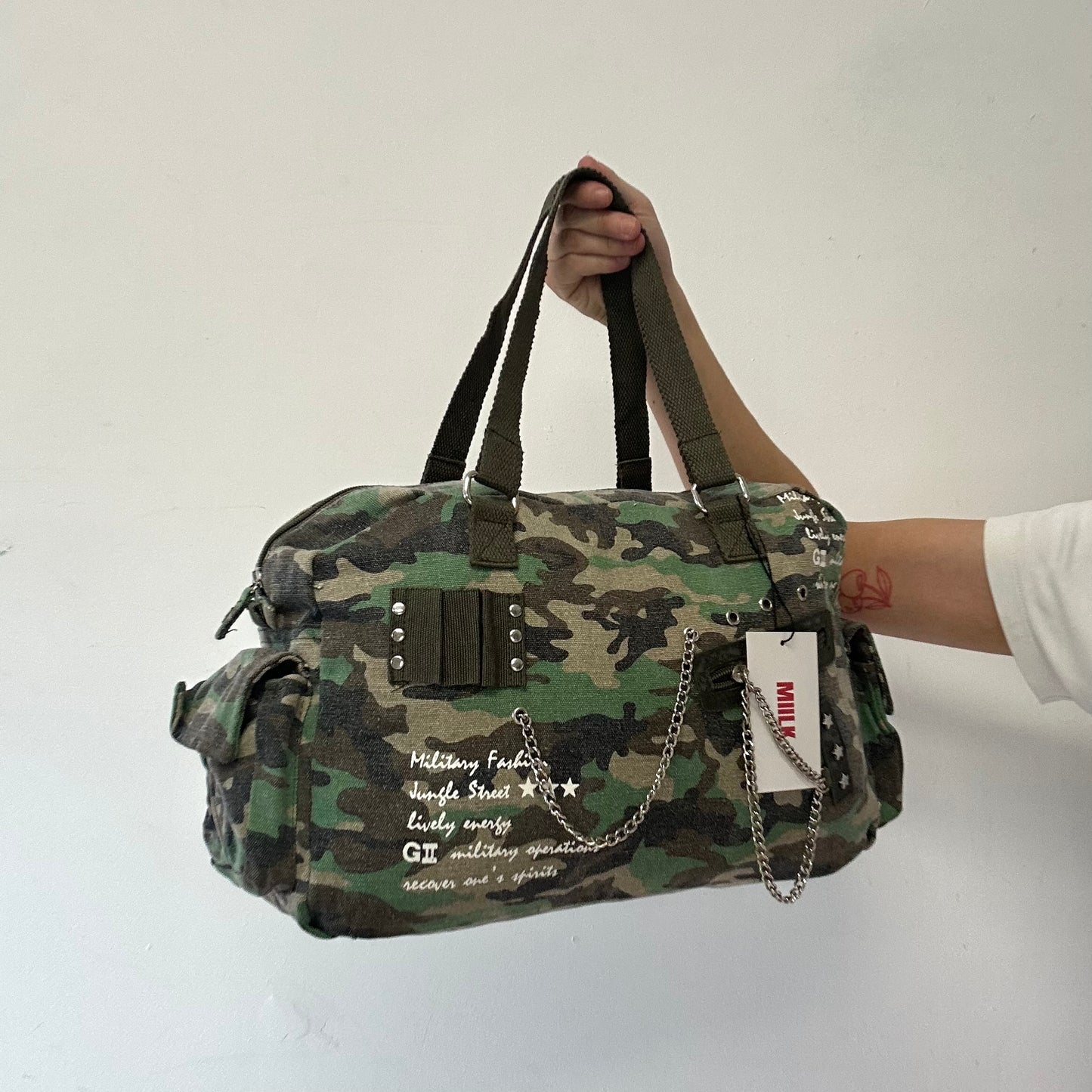 green camouflage chain shoulder bag