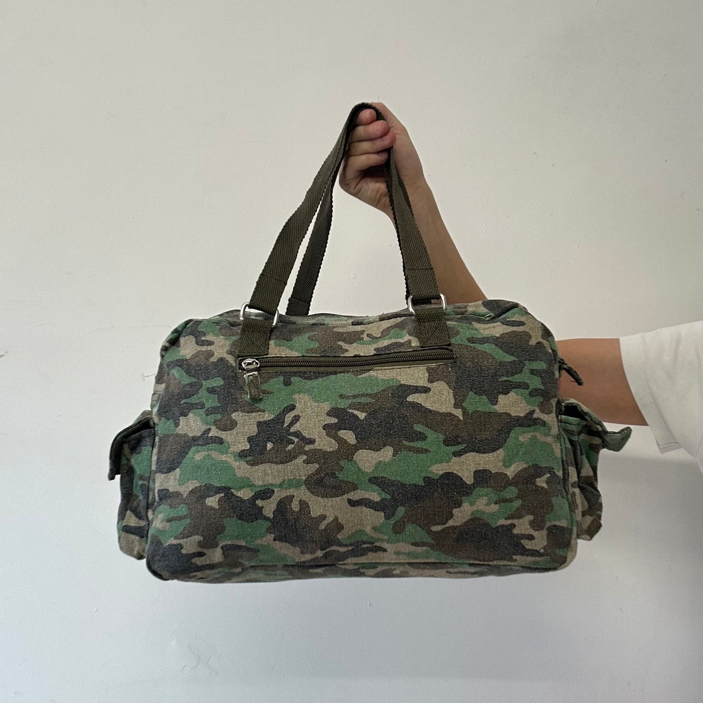 green camouflage chain shoulder bag