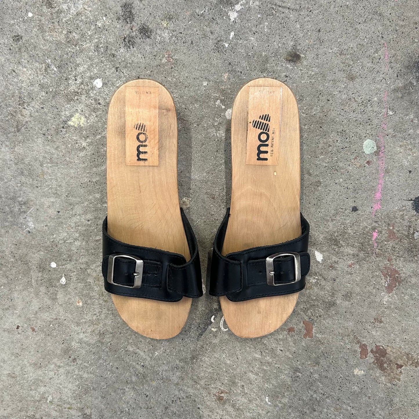 black wooden buckle spring platform sandals