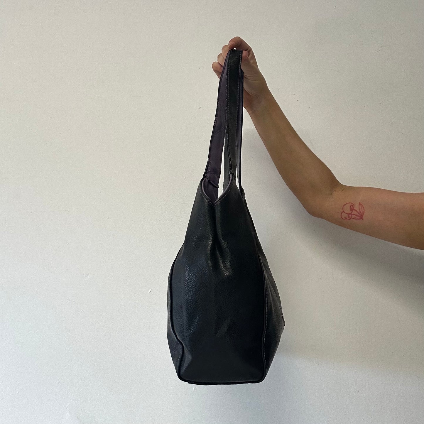 black and purple k faux leather shoulder bag
