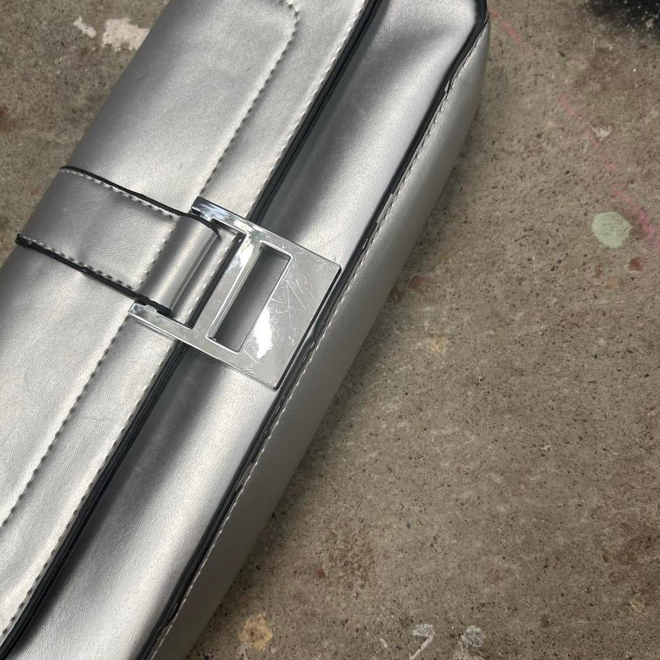 silver oversized buckle shoulder bag