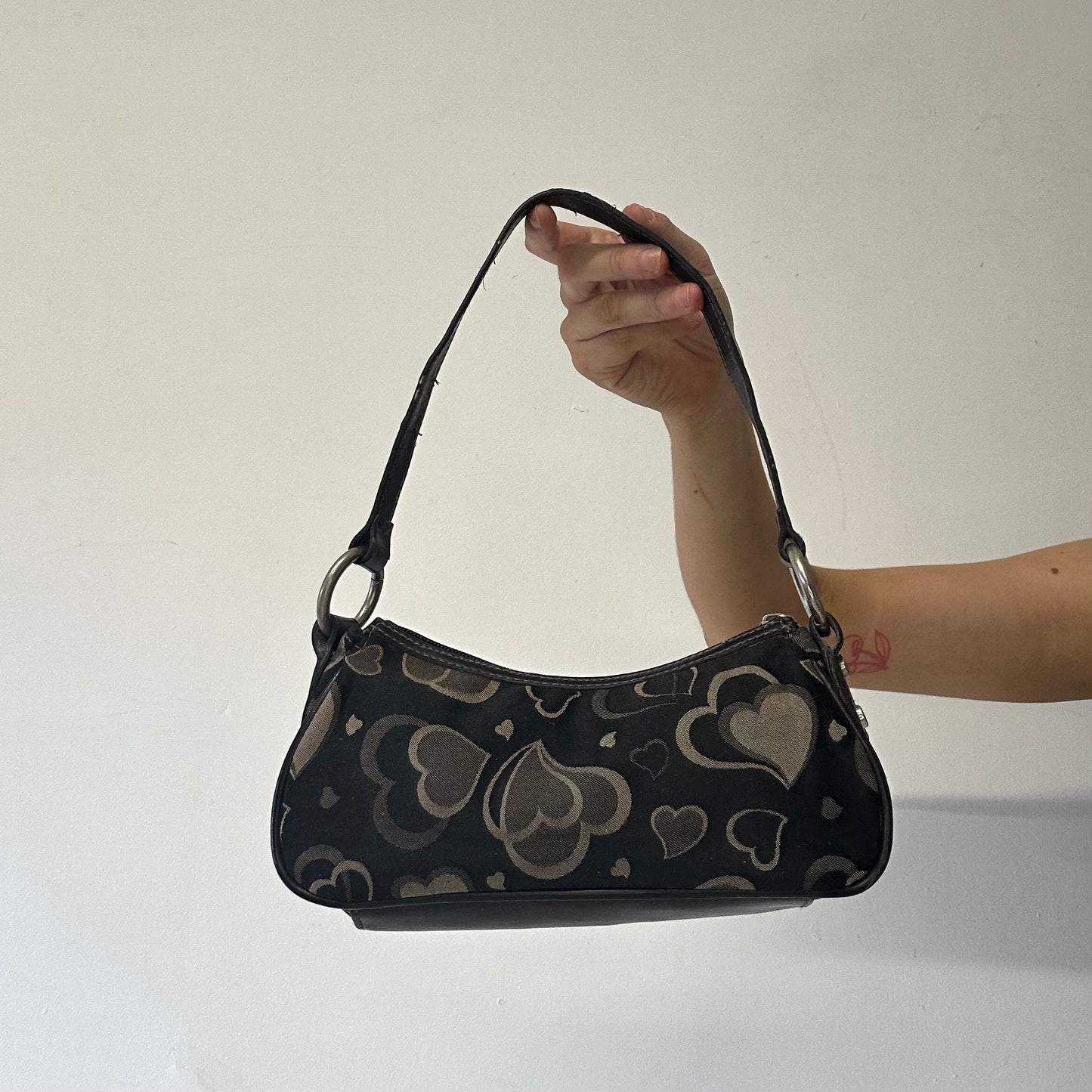 black faux leather love heart shoulder bag