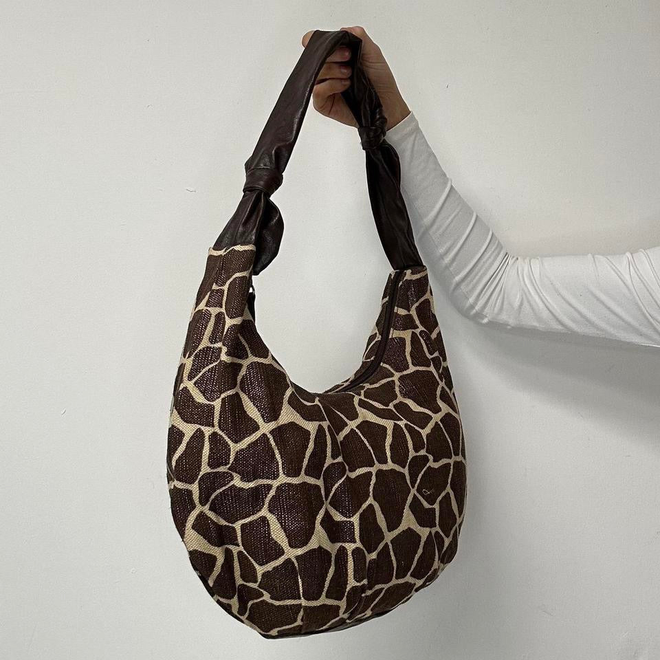 giraffe print bow handle shoulder bag