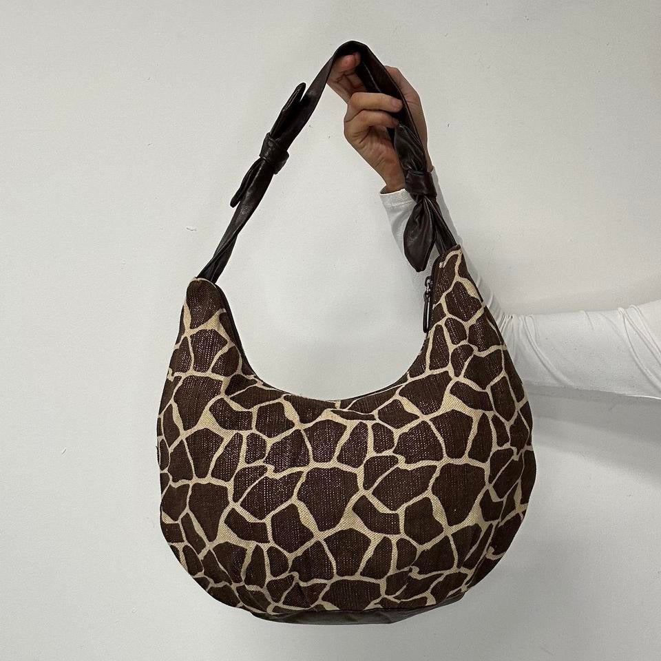 giraffe print bow handle shoulder bag