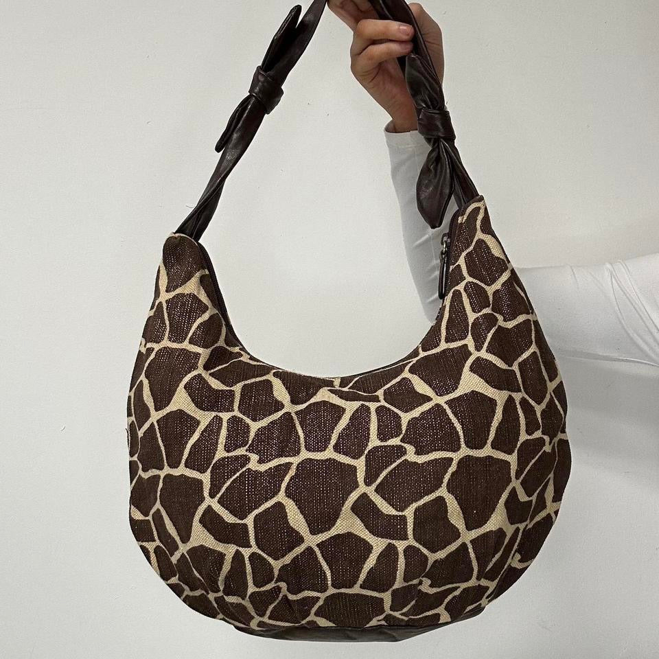 giraffe print bow handle shoulder bag