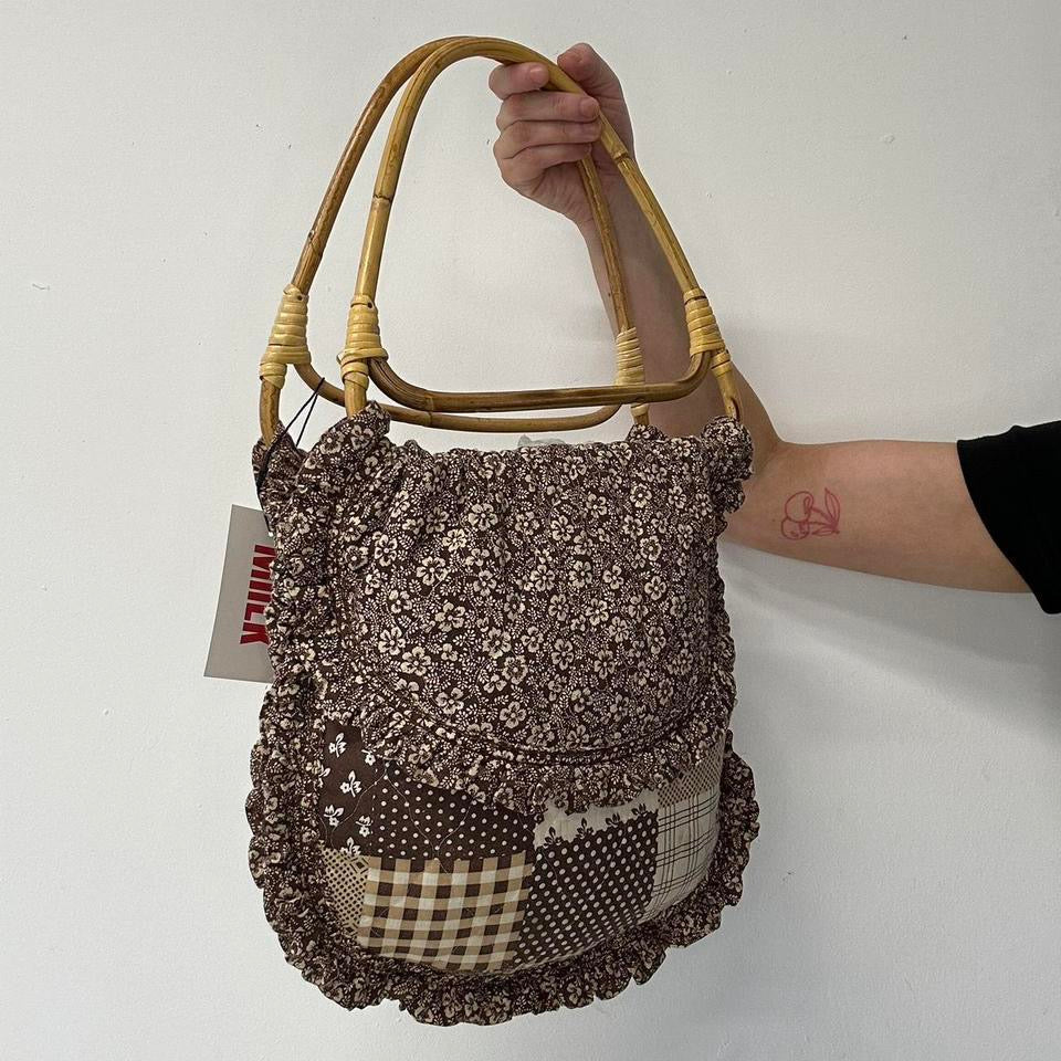 floral patchwork quilted wooden handle shoulder bag