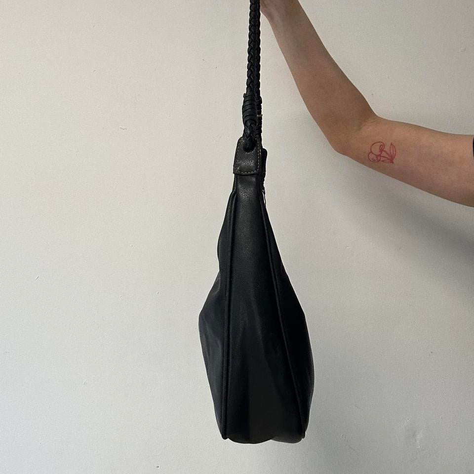 black faux leather rope shoulder bag