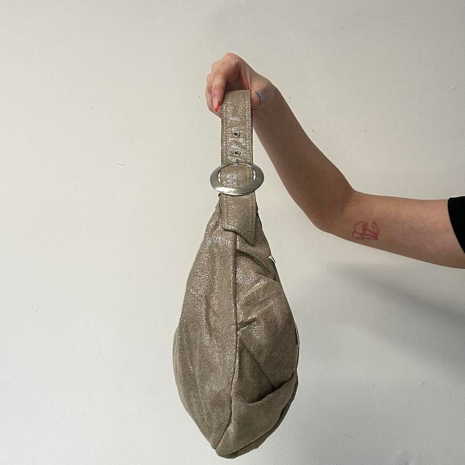 metallic bow buckle shoulder bag