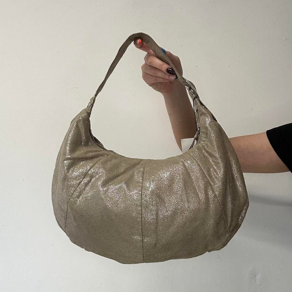 metallic bow buckle shoulder bag
